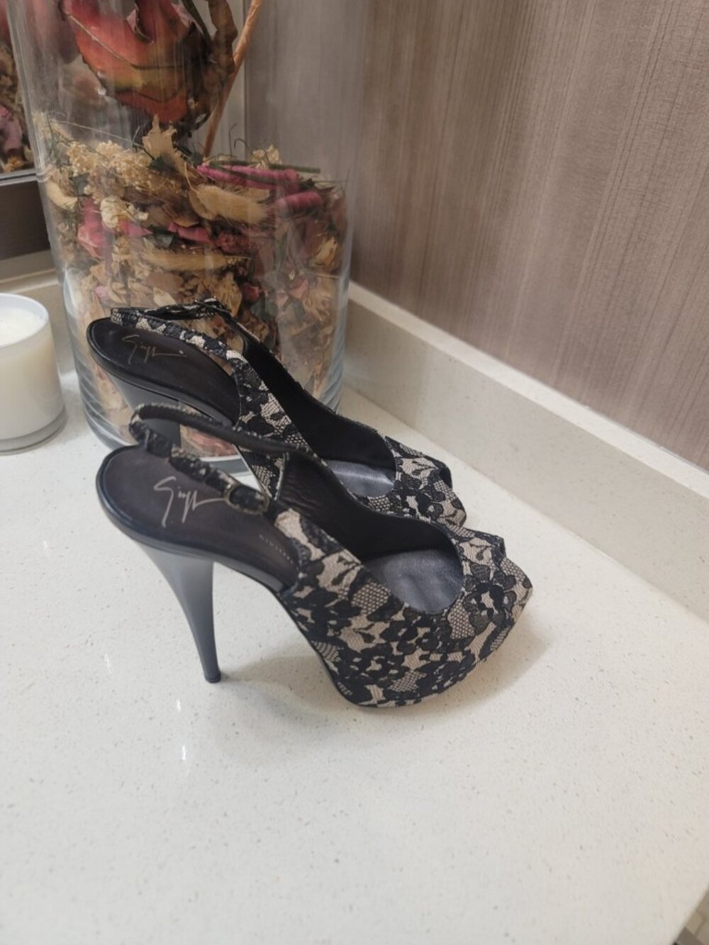 GIUSEPPE ZANOTTI Gold & Black Lace Slingback Heels Sz 40 EU/9.5 - Picture 5 of 10